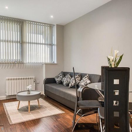Апартаменты Cosy 1-Bed By Heathrow Airport Лондон Экстерьер фото