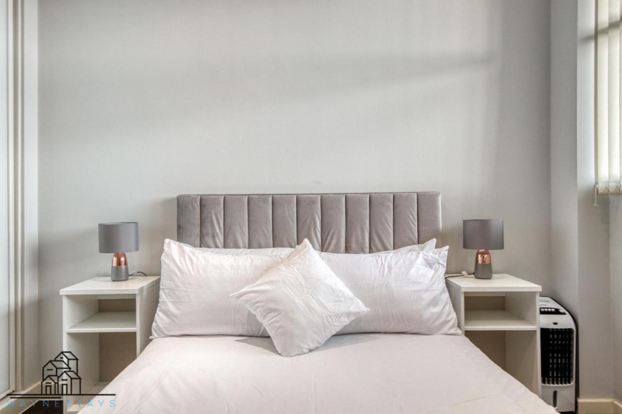 Апартаменты Cosy 1-Bed By Heathrow Airport Лондон Экстерьер фото